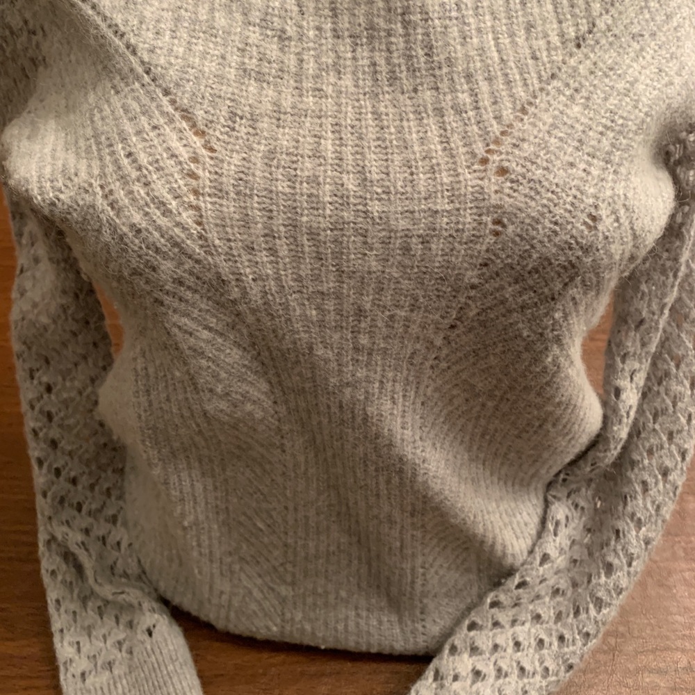 Chelsea28 Womens soft long sleeve gray sweater - Picture 4 of 5